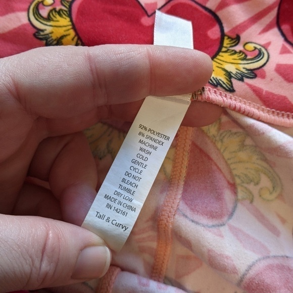 LuLaRoe Heart Patterned Leggings Red Pink Tall & Curvy Gold Baroque Print Soft - Picture 4 of 7